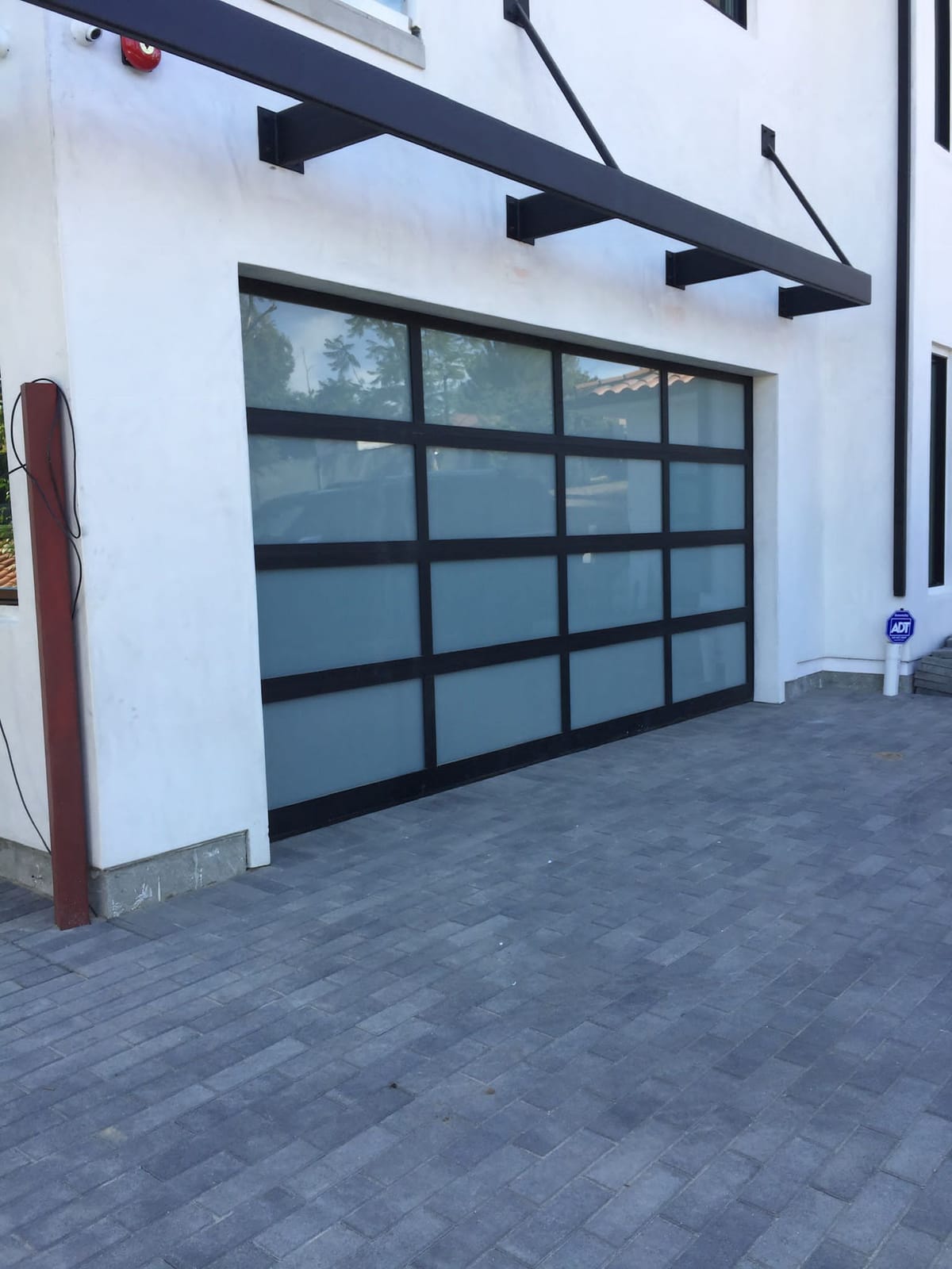 New & Custom Garage Doors
