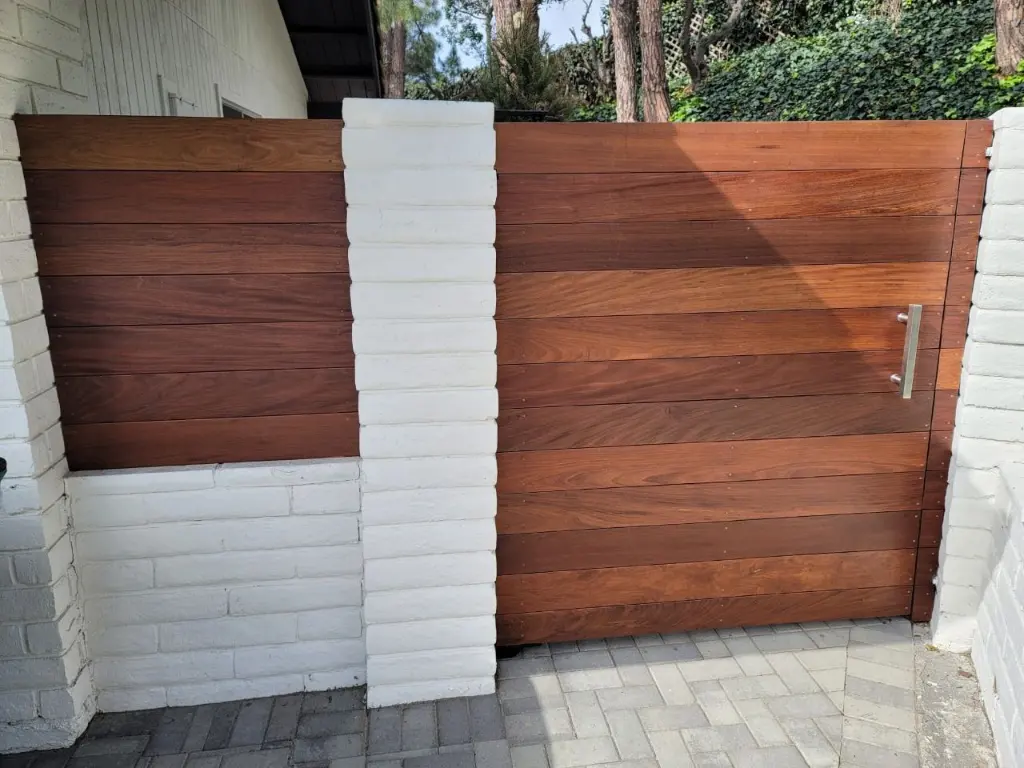 Horizontal hardwood fence and gate